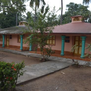 Sant Nagar cottages