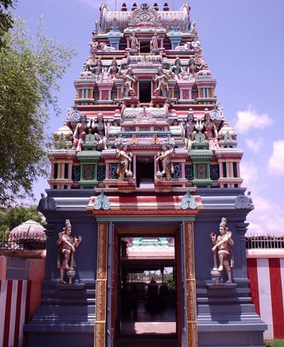 Meenakshi Sundareshwar Temple